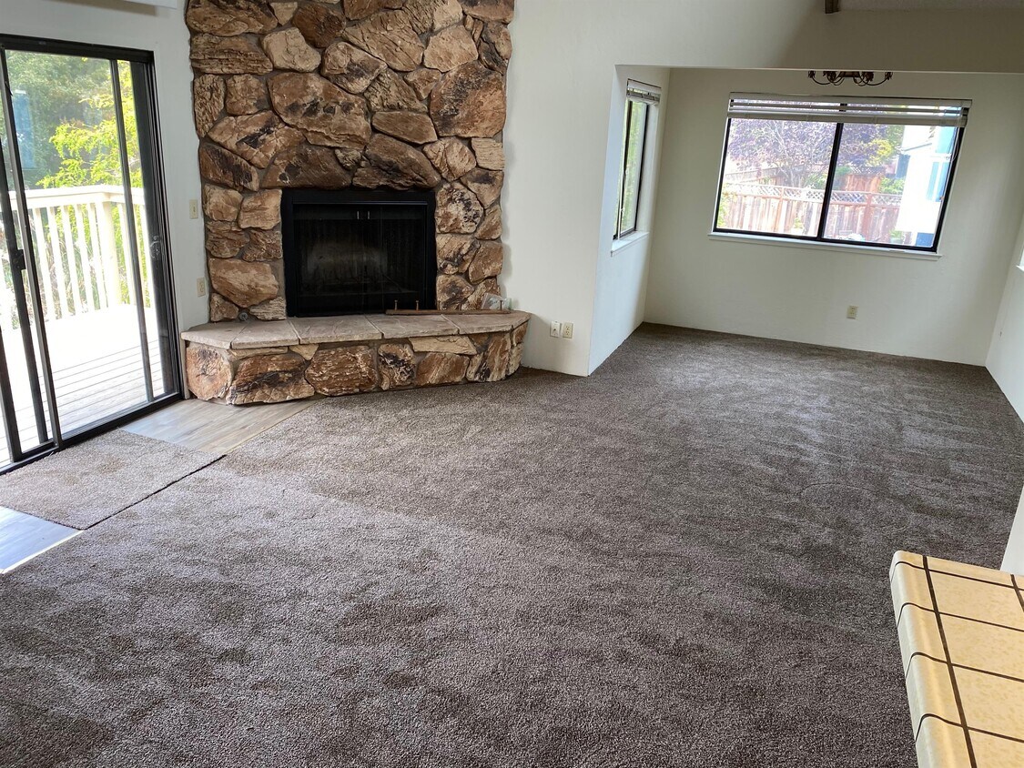 Primary Photo - 138 Farallon Ct