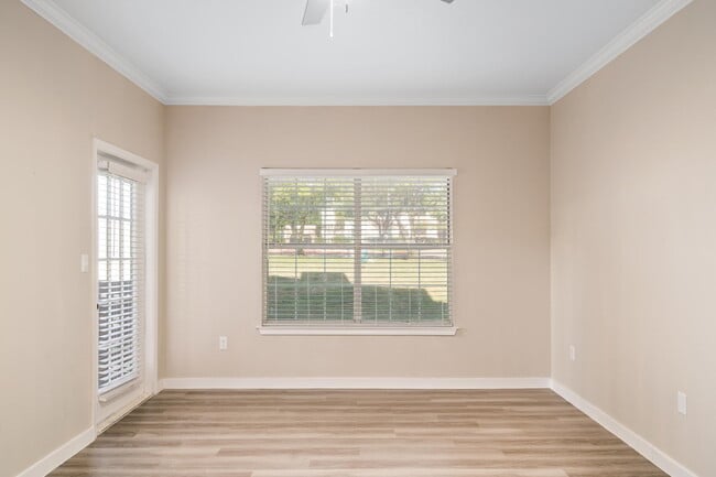 Building Photo - The Skylark on Harwood