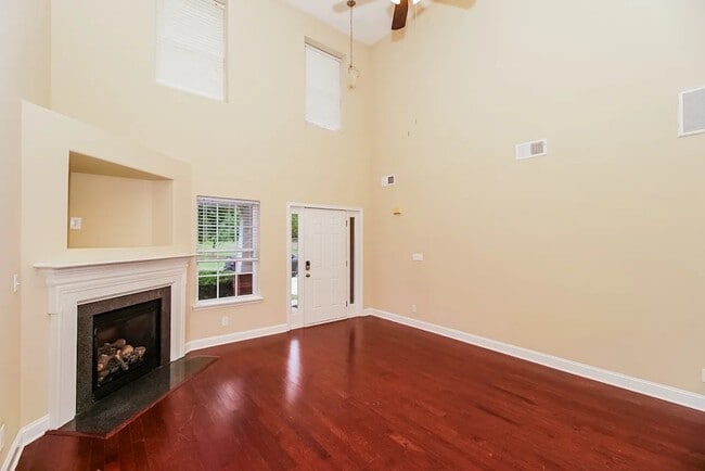 Building Photo - 146 Newport Dr