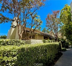 Building Photo - 11738 Moorpark St