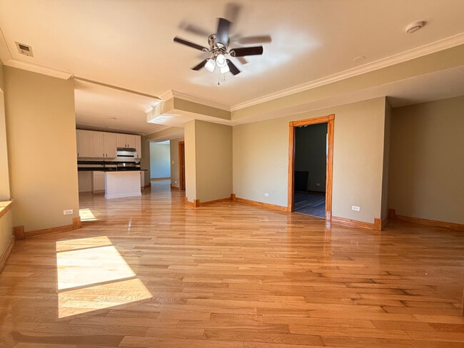 Building Photo - 1610 E 82nd St