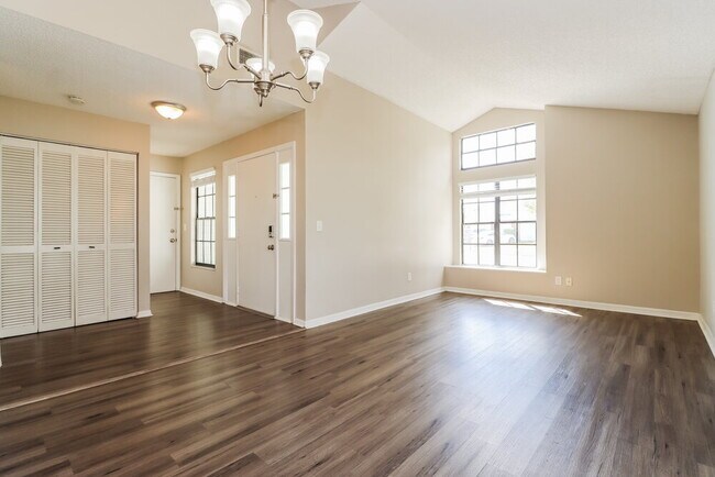 Foto del edificio - 12832 Dunhill Dr