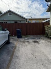 Building Photo - 4152 SW 13th St