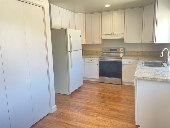 Building Photo - Charming Carlsbad Condo By the Sea