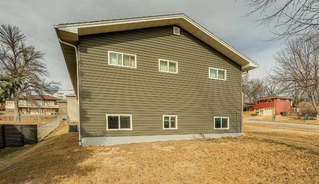 Building Photo - 1602 N 17th St