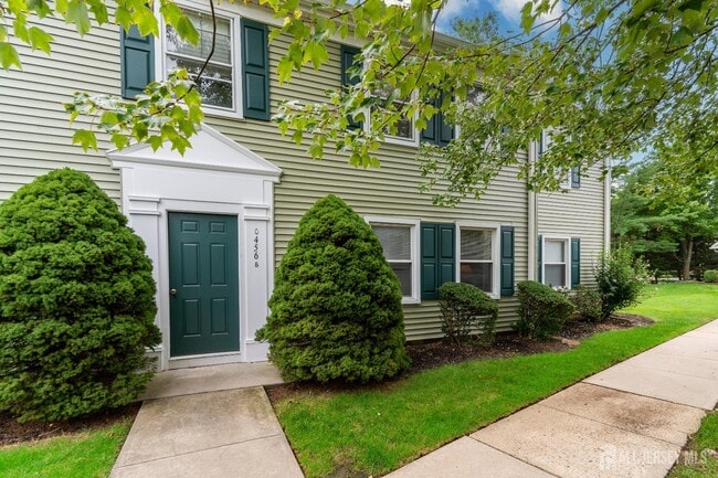 Building Photo - 456 Roxbury Ln
