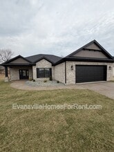 Building Photo - 3545 Sand Dr