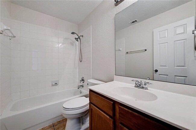 Foto del edificio - 812 Clear Meadow Ct