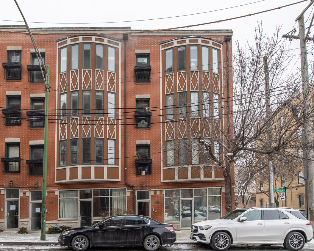 Primary Photo - 823 W Superior St