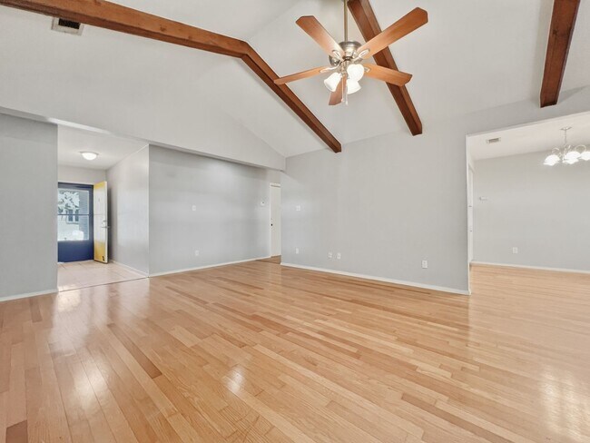 Foto del edificio - Charming North Austin Home Minutes from The Domain
