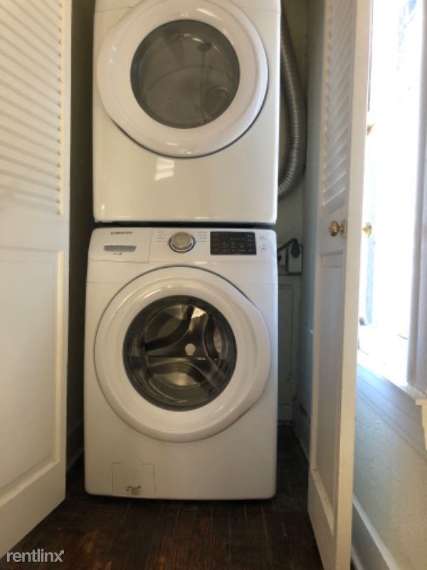 Foto del edificio - 2 br, 1 bath Townhome - 1800 Summitt Avenue