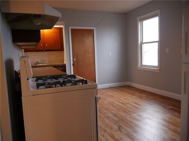 Building Photo - 11 Windmill St