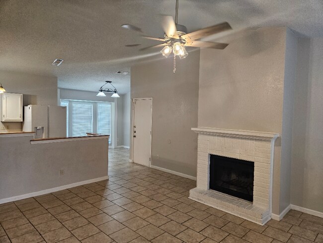 Building Photo - 1608 Bobby Lee Dr