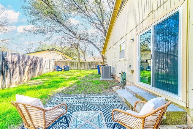 Foto del edificio - 5405 Brompton Cir