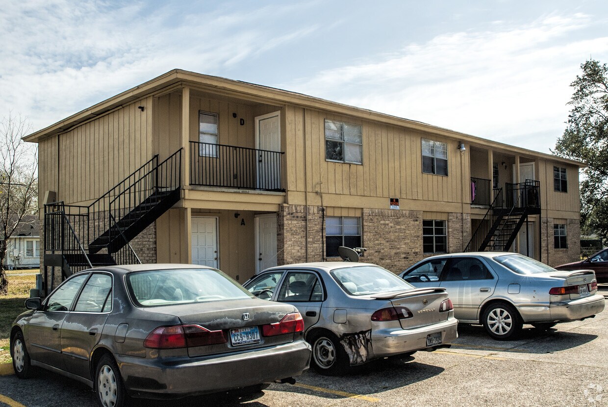 Primary Photo - Viking Apartments