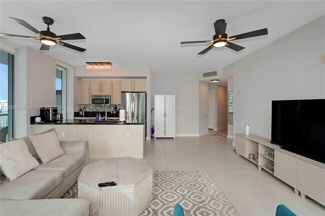 Foto del edificio - 79 SW 12th St