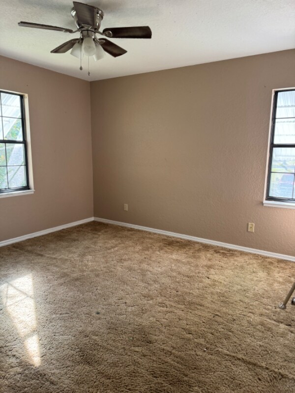 Building Photo - 201 NE 43rd Ave