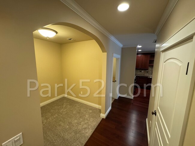 Foto del edificio - $250 Off First Full Month!  1 Bed 1.5 Bath...