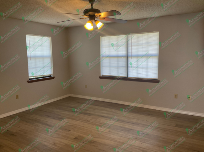 Building Photo - Coming Soon: 2-Bedroom, 1-Bathroom Apartme...