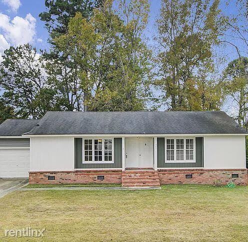 Primary Photo - 3 br, 2 bath House - 527 Savannah Rd