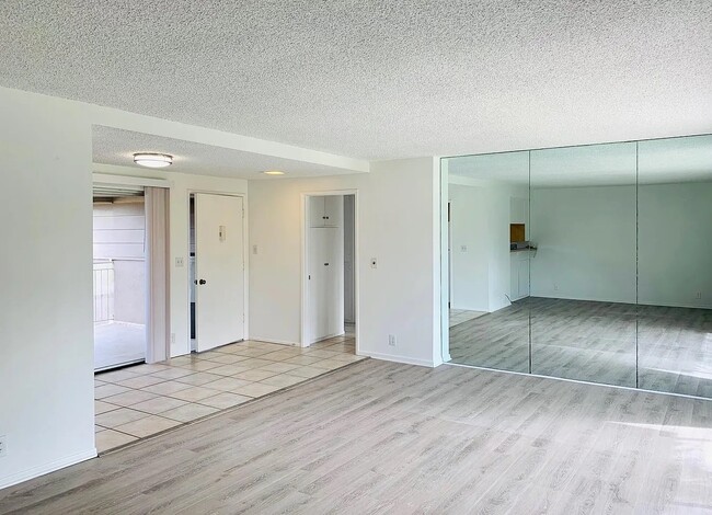 Building Photo - 267 Moreton Bay Ln