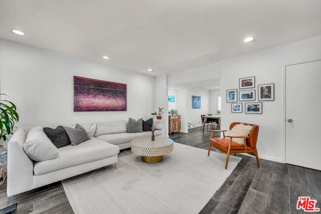 Building Photo - 14238 Dickens St