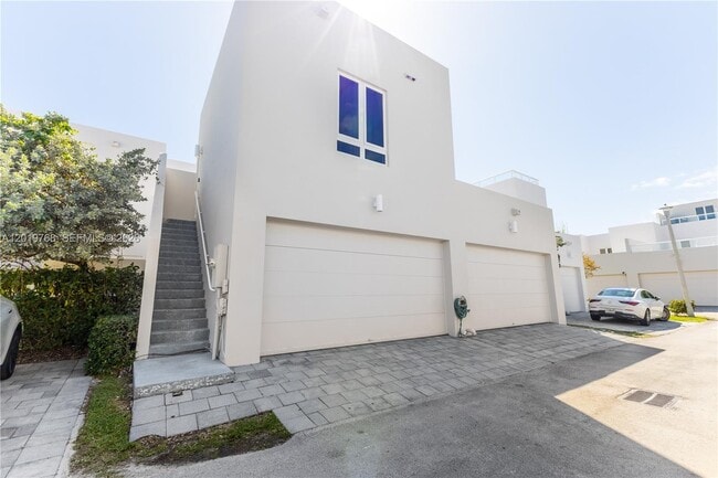 Foto del edificio - 6440 NW 103rd Psge