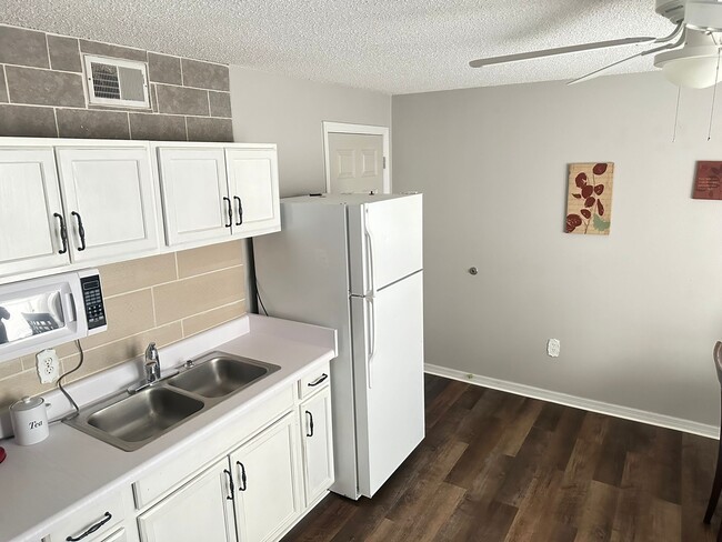 Building Photo - 301 Alegriano Ct