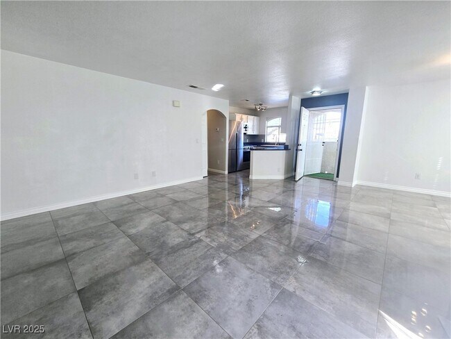 Foto del edificio - 4316 W Lake Mead Blvd
