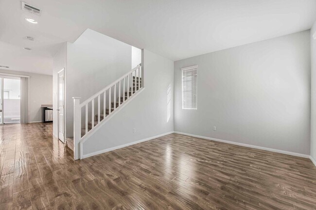 Building Photo - 3 BEDROOM IN HENDERSON WITH COMMUNITY POOL...