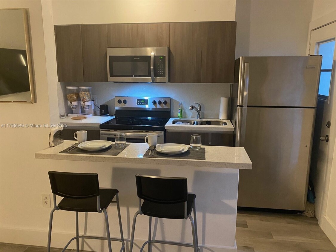 Foto principal - 734 NW 80th St