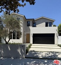 Building Photo - 4433 Kraft Ave