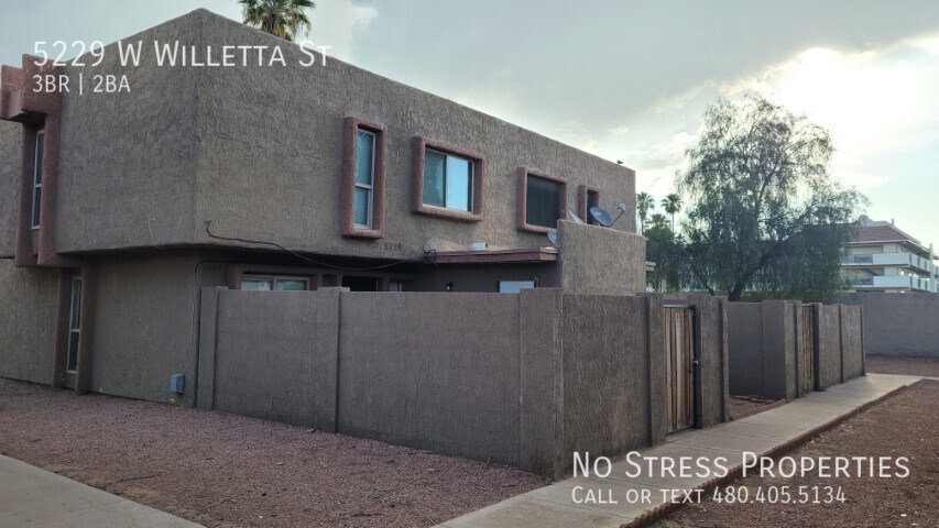 Primary Photo - 3 Bedroom Town Home for Rent!