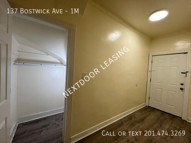 Building Photo - 137 Bostwick Ave