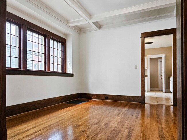 Building Photo - 651 Fuller Ave SE