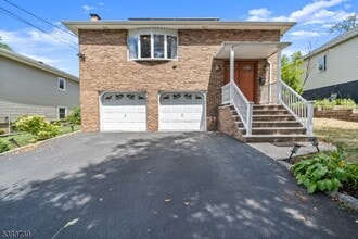 Building Photo - 376 Mt Vernon St