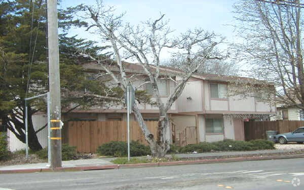 Building Photo - 827-831 West Ave