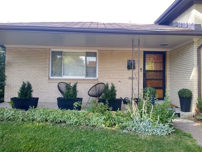 Building Photo - Stunning 4 bedroom 2 bath Virginia Village...