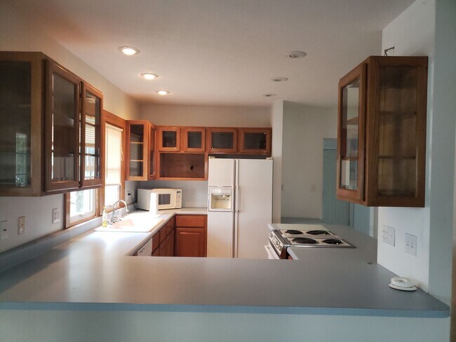 Foto del edificio - Spacious 3 BD/2 BA home by Bryan Park!