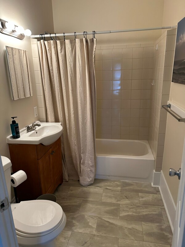 Foto del edificio - 1855 W 58th St