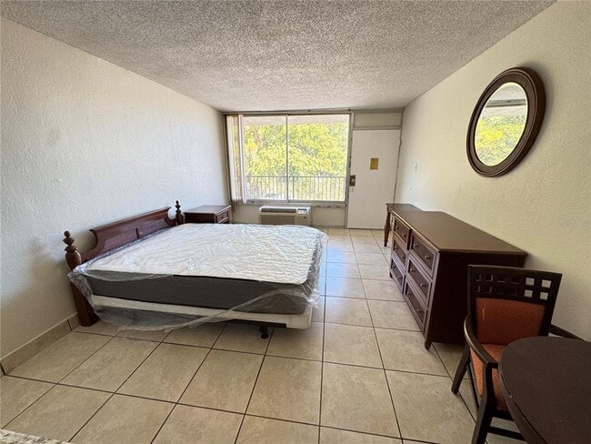 Foto del edificio - 7900 S Orange Blossom Trail