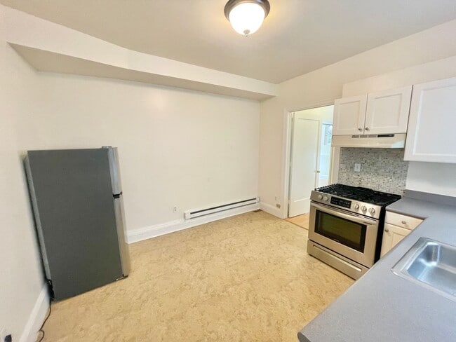 Photo - 2624 Sutter Street Apartment