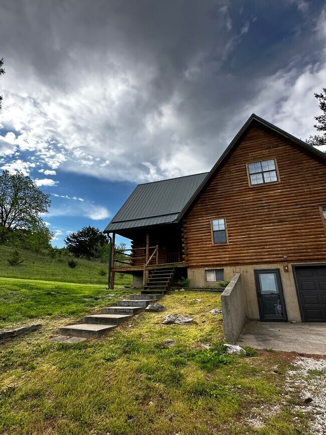 Foto del edificio - Log Cabin in Pilot Grove, MO