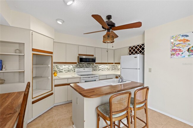 Foto del edificio - 1315 Pine Needle Rd