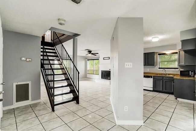 Foto del edificio - 4804 Ripple Creek Dr
