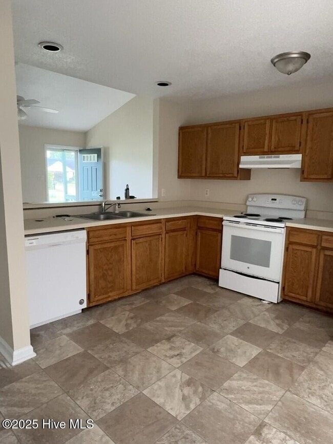 Building Photo - 202 Dayrell Dr