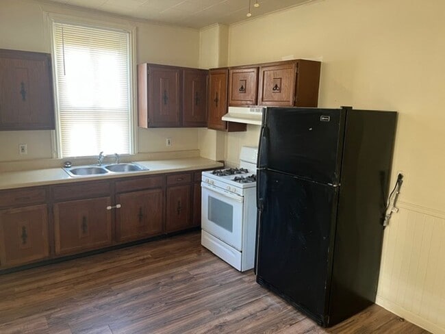 Foto del edificio - 127-129 N Catherine St