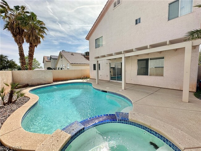Building Photo - 7216 Winding Creek Dr