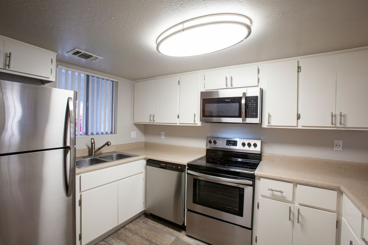 645 W Orange Grove Rd, Tucson, AZ 85704
