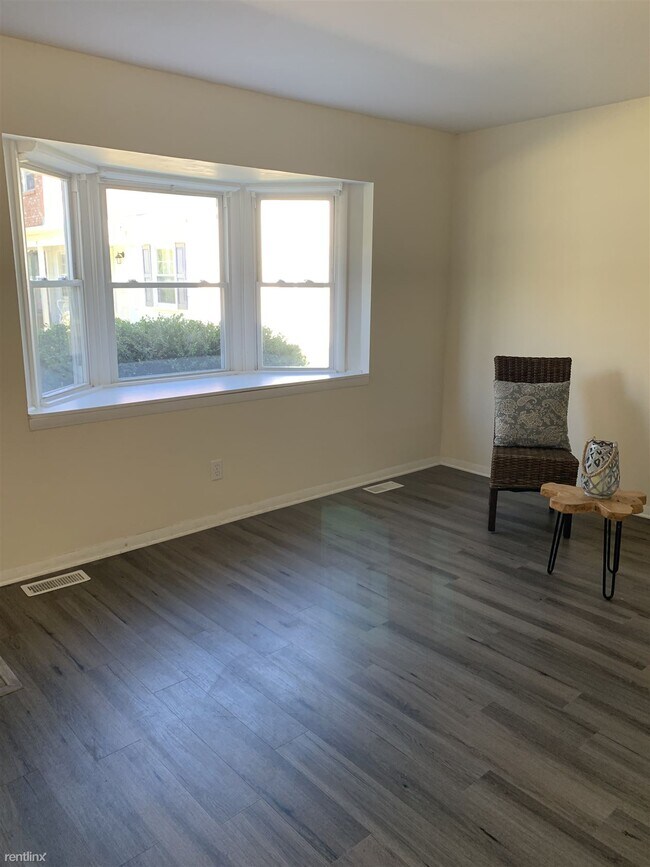 Foto del edificio - 2 br, 1.5 bath Townhome - 10 Felter Place